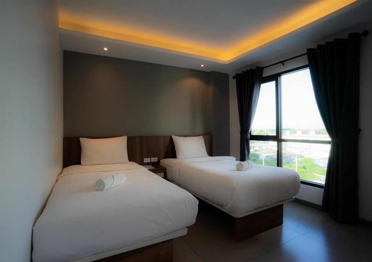 Hotel The Zleep Chonburi Exterior foto